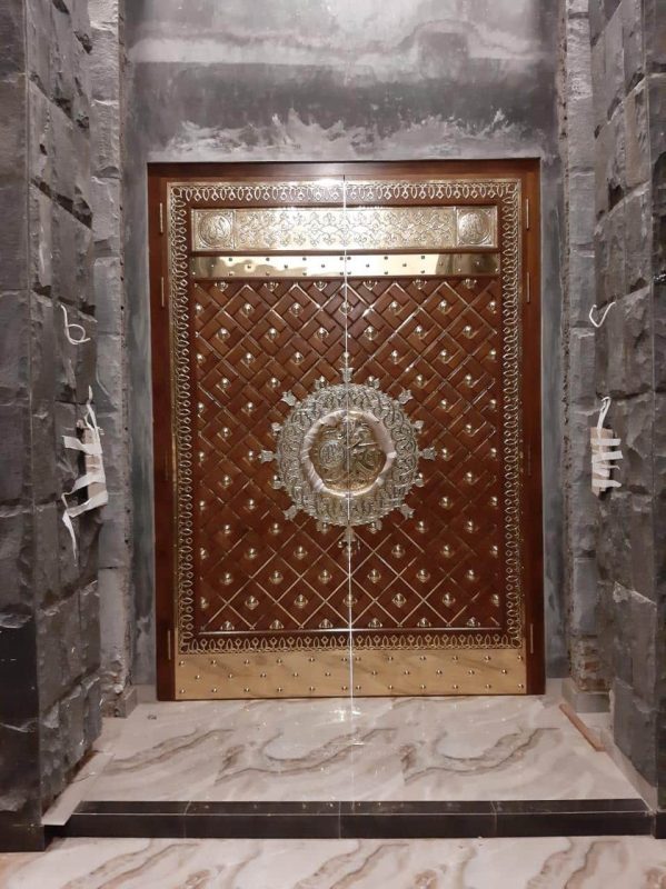 pintu masjid tembaga