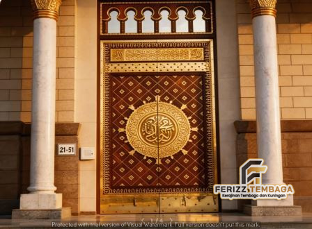 Replika Pintu Nabawi Kuningan