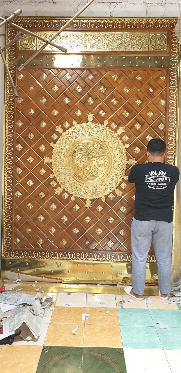 Replika Pintu Nabawi Kuningan
